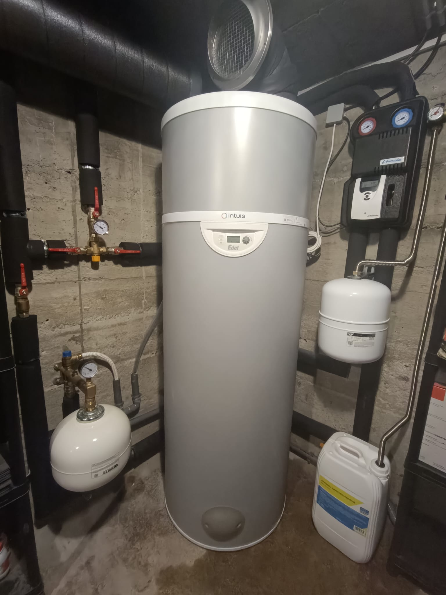 Chauffe-eau couplé au solaire thermique